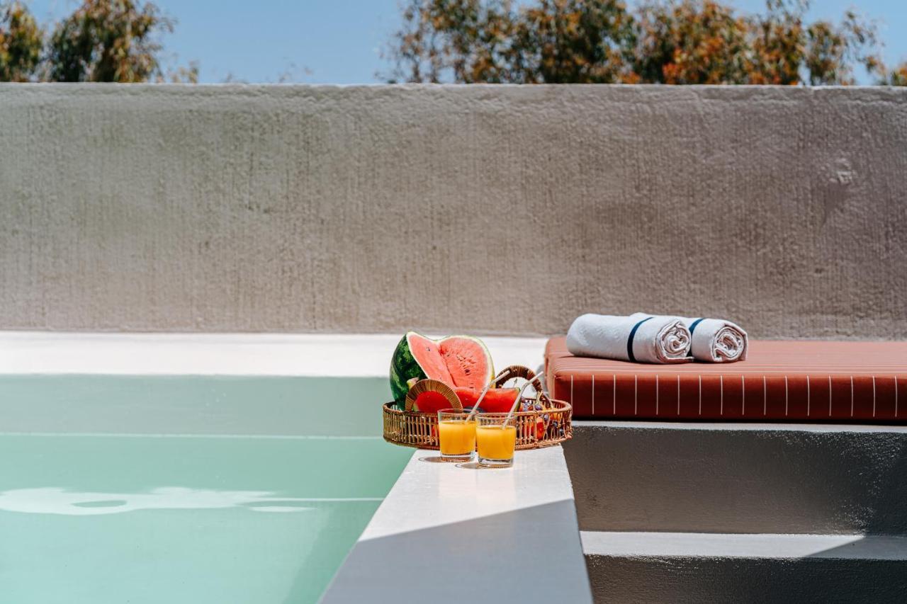 Present Perfect Villa - Private Pool 피로스테파니 외부 사진