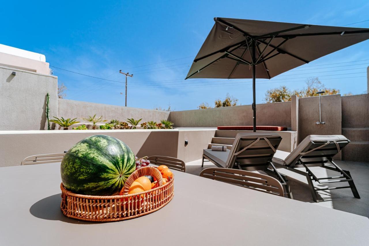 Present Perfect Villa - Private Pool 피로스테파니 외부 사진
