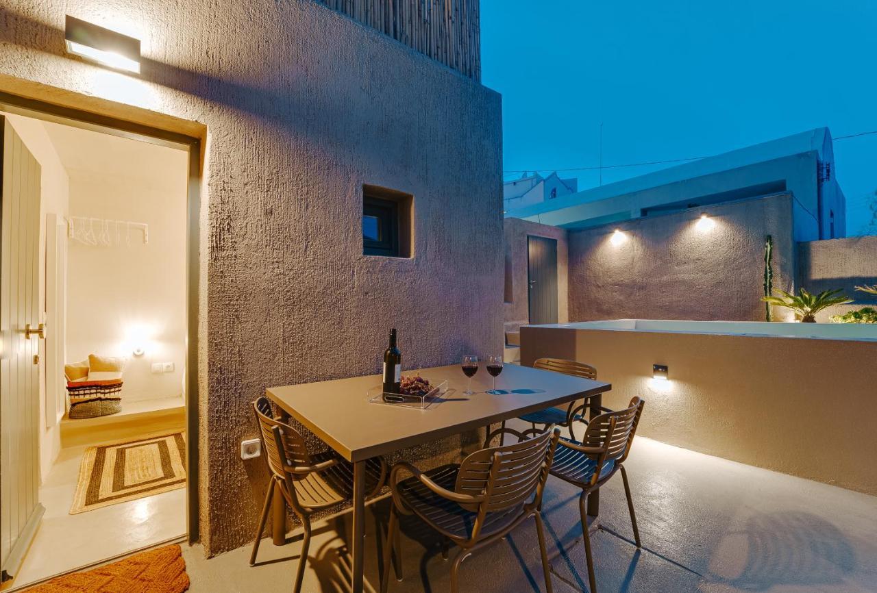 Present Perfect Villa - Private Pool 피로스테파니 외부 사진